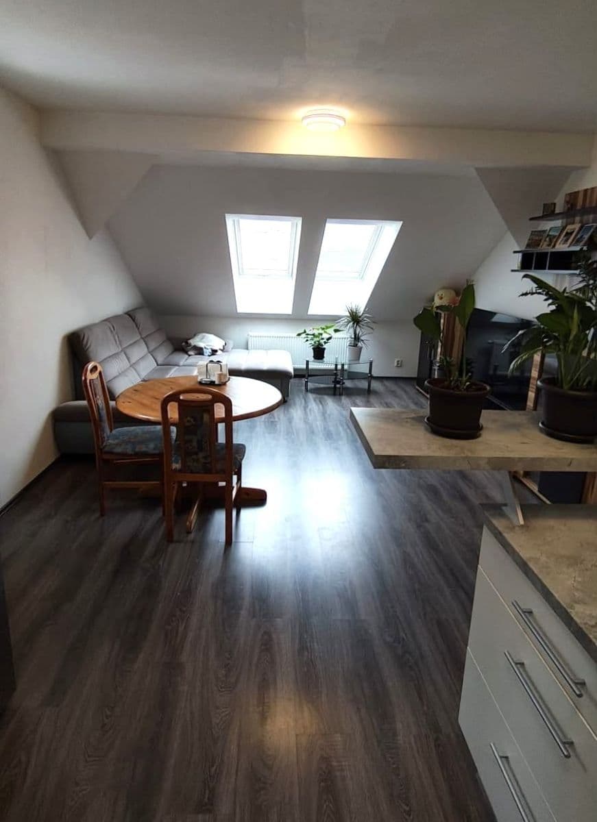 1 bedroom with open-plan kitchen flat to rent, 57 m², Hlávkova, Přeštice, Plzeňský Region 1 bedroom with open-plan kitchen flat to rent, 57 m², Hlávkova, Přeštice, Plzeňský Region