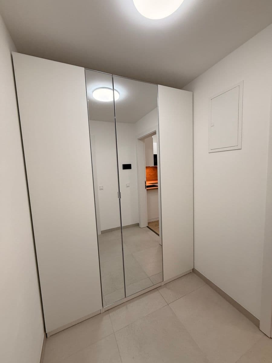 Studio flat to rent, 34 m², Roháčova, Prague, Prague Studio flat to rent, 34 m², Roháčova, Prague, Prague