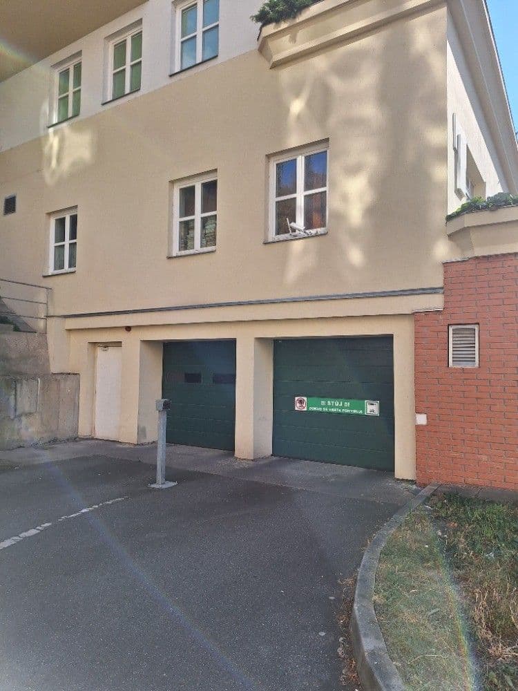 garage to rent, 15 m², Pod Parukářkou, Prague, Prague garage to rent, 15 m², Pod Parukářkou, Prague, Prague