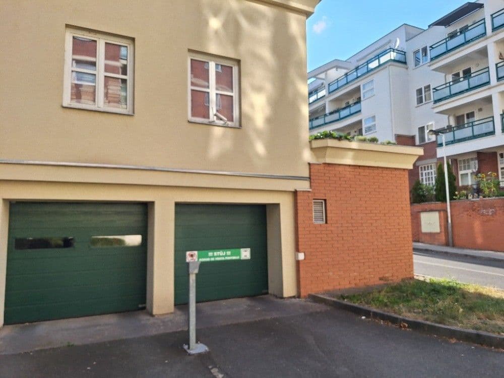 garage to rent, 15 m², Pod Parukářkou, Prague, Prague garage to rent, 15 m², Pod Parukářkou, Prague, Prague