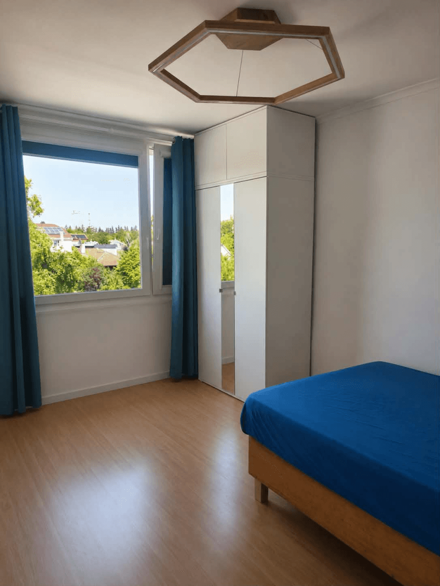 3 bedroom with open-plan kitchen flat to rent, 100 m², Chalabalova, Prague, Prague 3 bedroom with open-plan kitchen flat to rent, 100 m², Chalabalova, Prague, Prague