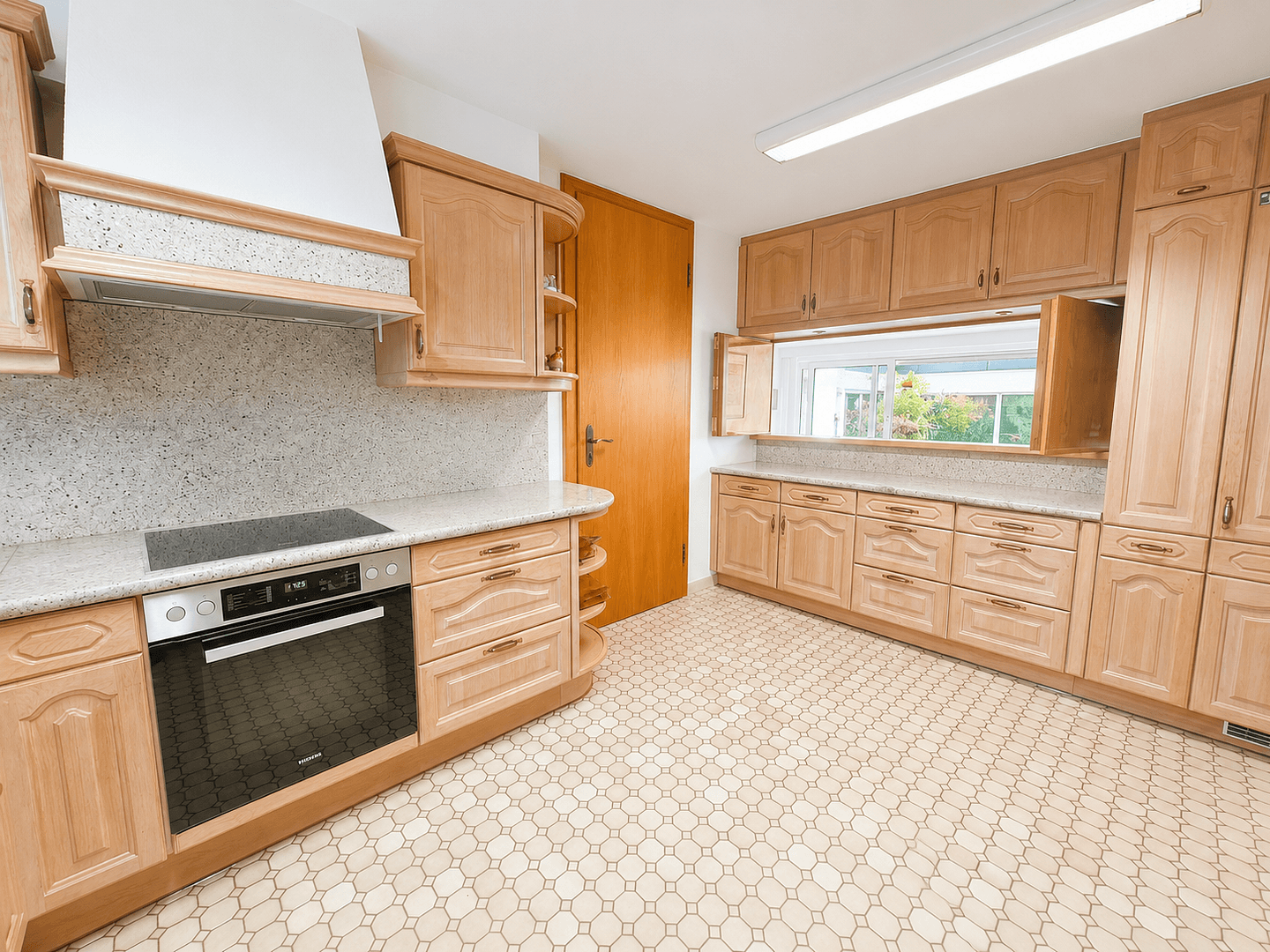 house for sale, 300 m², Mandelring 250, Neustadt, Rhineland-Palatinate house for sale, 300 m², Mandelring 250, Neustadt, Rhineland-Palatinate
