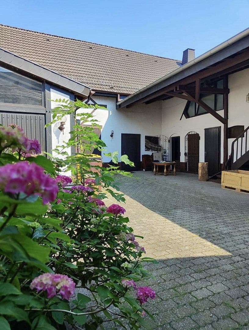 house for sale, 354 m², Nettersheim, North Rhine-Westphalia house for sale, 354 m², Nettersheim, North Rhine-Westphalia
