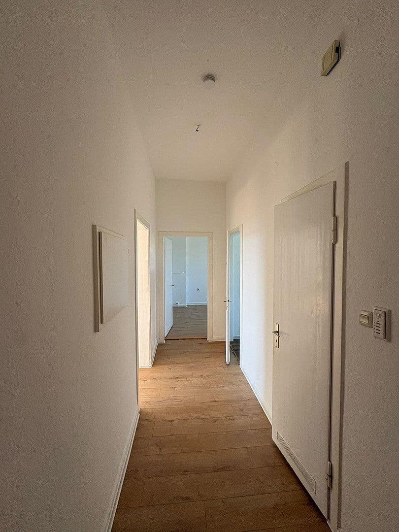 1 bedroom with open-plan kitchen flat to rent, 80 m², Bahnstraße 6, Solingen, North Rhine-Westphalia 1 bedroom with open-plan kitchen flat to rent, 80 m², Bahnstraße 6, Solingen, North Rhine-Westphalia