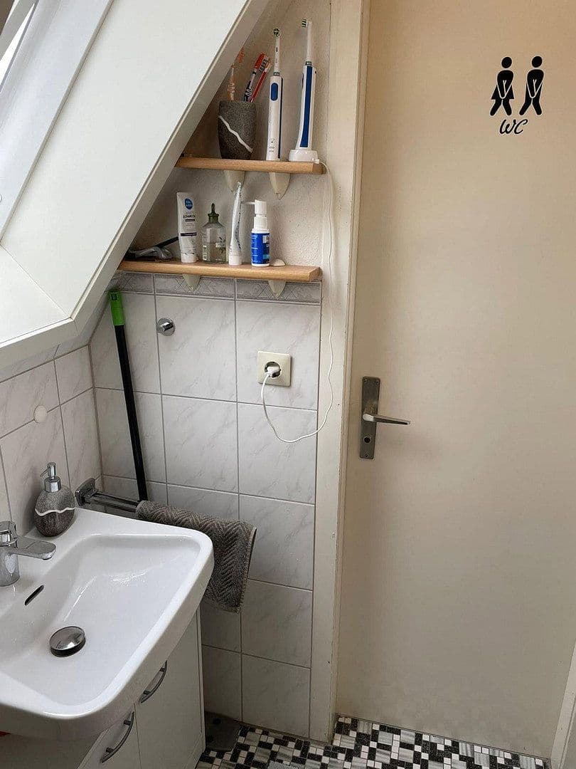 3 bedroom flat to rent, 48 m², Eisingen, Baden-Württemberg 3 bedroom flat to rent, 48 m², Eisingen, Baden-Württemberg