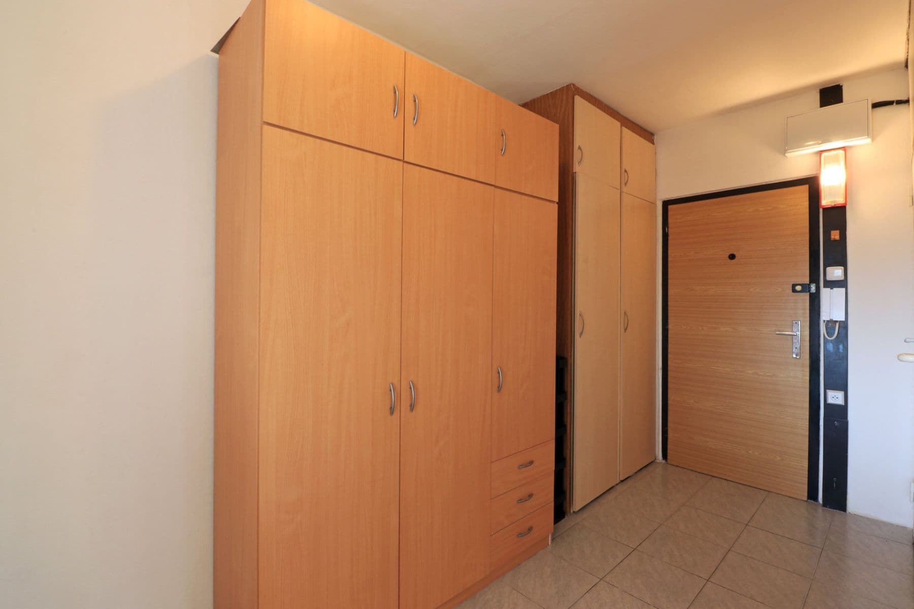 1 bedroom with open-plan kitchen flat to rent, 43 m², Tovární, Beroun, Středočeský Region 1 bedroom with open-plan kitchen flat to rent, 43 m², Tovární, Beroun, Středočeský Region