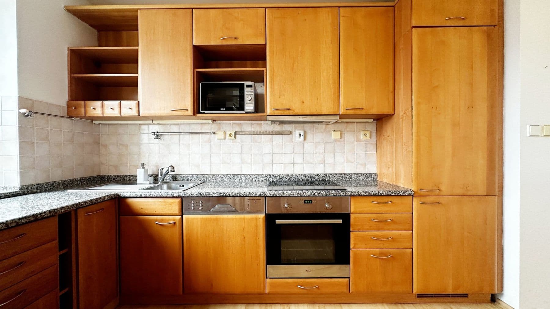 2 bedroom with open-plan kitchen flat to rent, 96 m², K viaduktu, Prague, Prague 2 bedroom with open-plan kitchen flat to rent, 96 m², K viaduktu, Prague, Prague