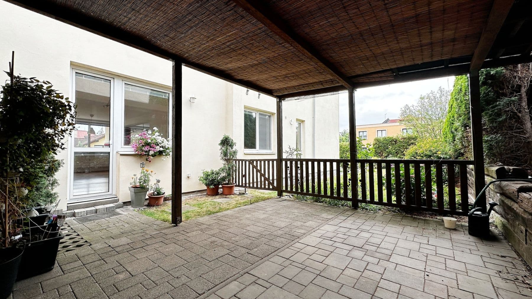 2 bedroom with open-plan kitchen flat to rent, 96 m², K viaduktu, Prague, Prague 2 bedroom with open-plan kitchen flat to rent, 96 m², K viaduktu, Prague, Prague
