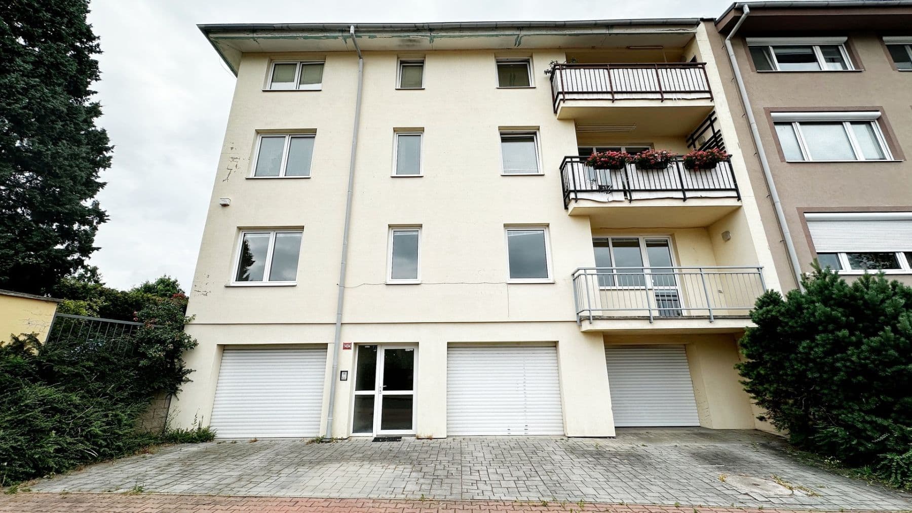 2 bedroom with open-plan kitchen flat to rent, 96 m², K viaduktu, Prague, Prague 2 bedroom with open-plan kitchen flat to rent, 96 m², K viaduktu, Prague, Prague