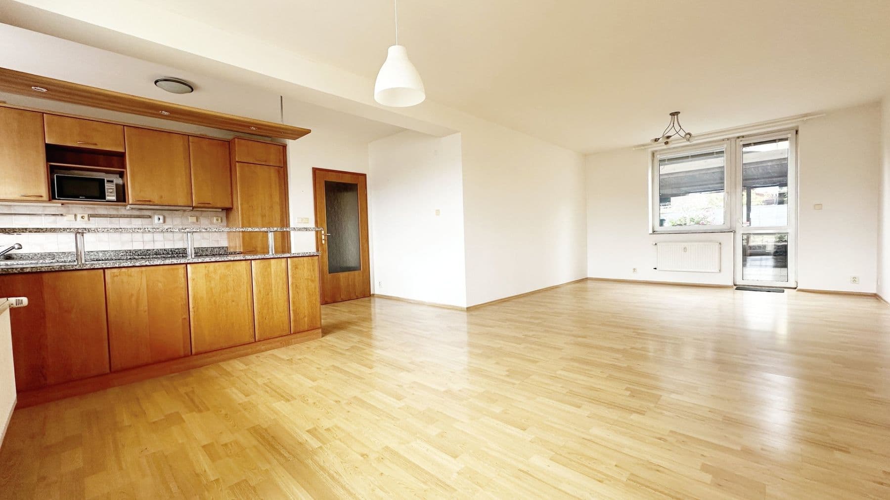 2 bedroom with open-plan kitchen flat to rent, 96 m², K viaduktu, Prague, Prague 2 bedroom with open-plan kitchen flat to rent, 96 m², K viaduktu, Prague, Prague