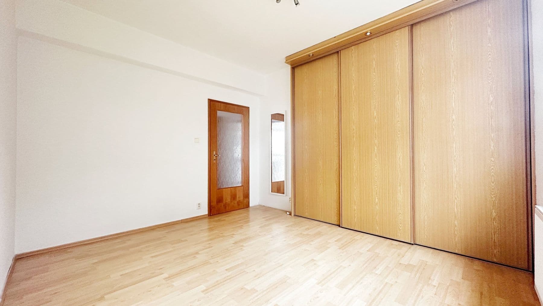 2 bedroom with open-plan kitchen flat to rent, 96 m², K viaduktu, Prague, Prague 2 bedroom with open-plan kitchen flat to rent, 96 m², K viaduktu, Prague, Prague