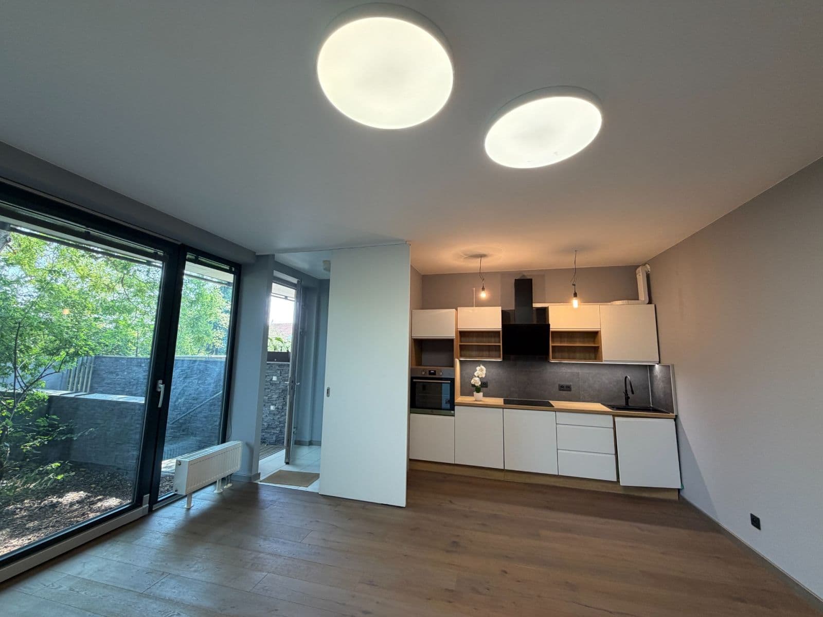 2 bedroom with open-plan kitchen flat to rent, 65 m², Pod Průsekem, Prague, Prague 2 bedroom with open-plan kitchen flat to rent, 65 m², Pod Průsekem, Prague, Prague