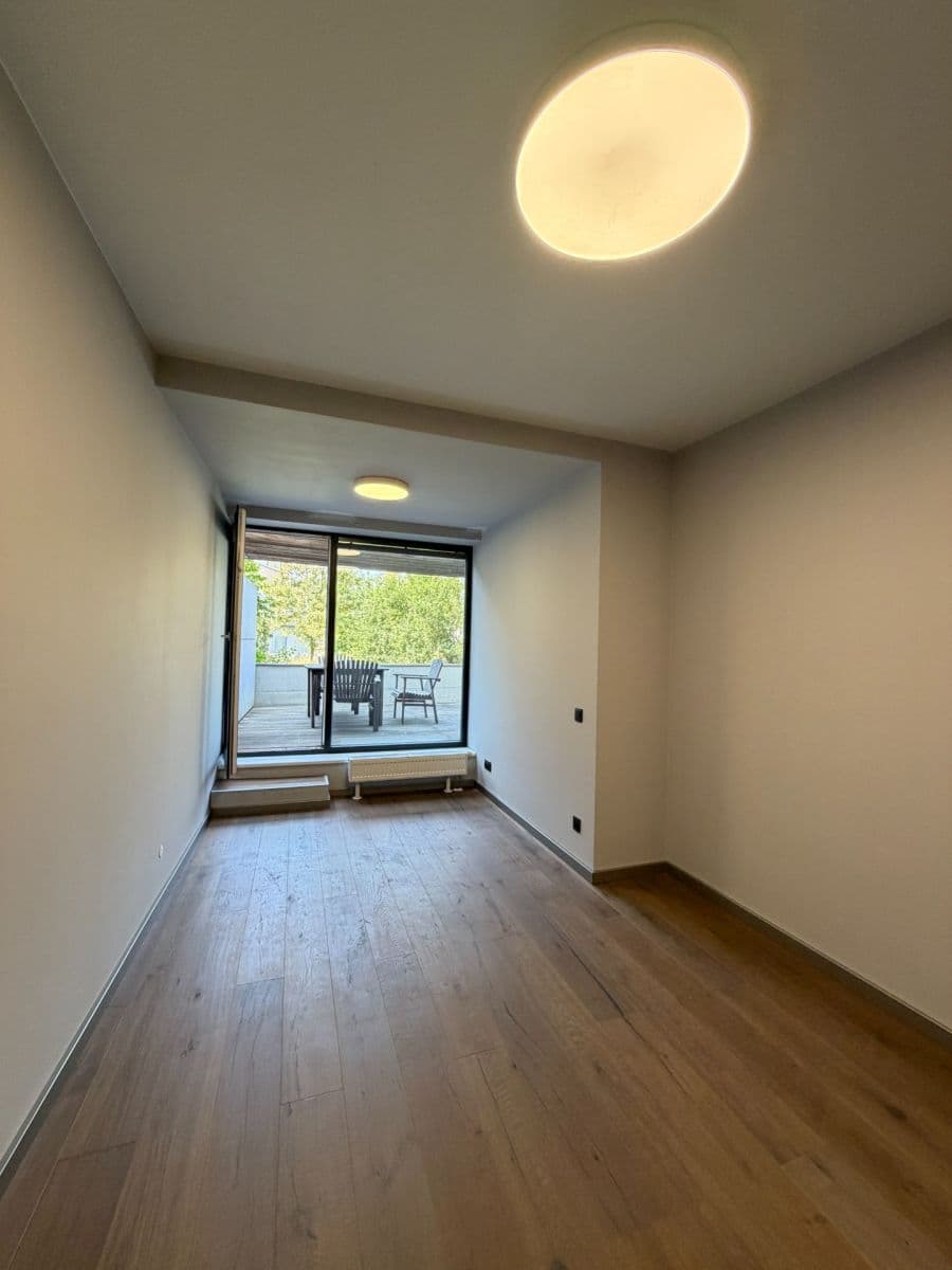 2 bedroom with open-plan kitchen flat to rent, 65 m², Pod Průsekem, Prague, Prague 2 bedroom with open-plan kitchen flat to rent, 65 m², Pod Průsekem, Prague, Prague