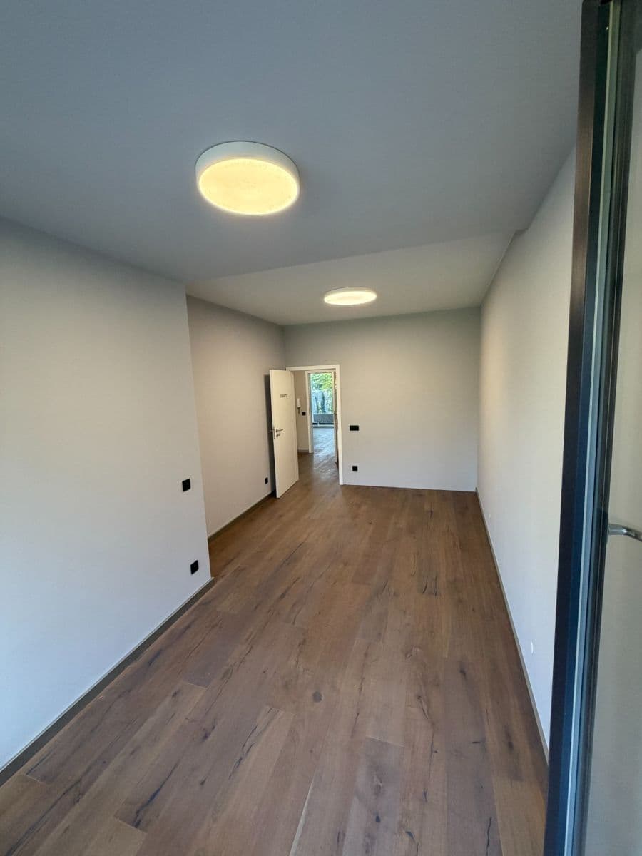 2 bedroom with open-plan kitchen flat to rent, 65 m², Pod Průsekem, Prague, Prague 2 bedroom with open-plan kitchen flat to rent, 65 m², Pod Průsekem, Prague, Prague