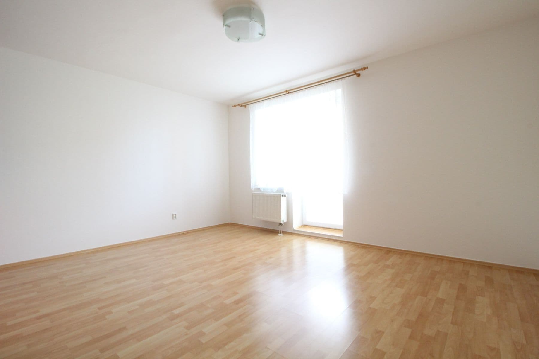 2 bedroom with open-plan kitchen flat to rent, 78 m², Padovská, Prague, Prague 2 bedroom with open-plan kitchen flat to rent, 78 m², Padovská, Prague, Prague