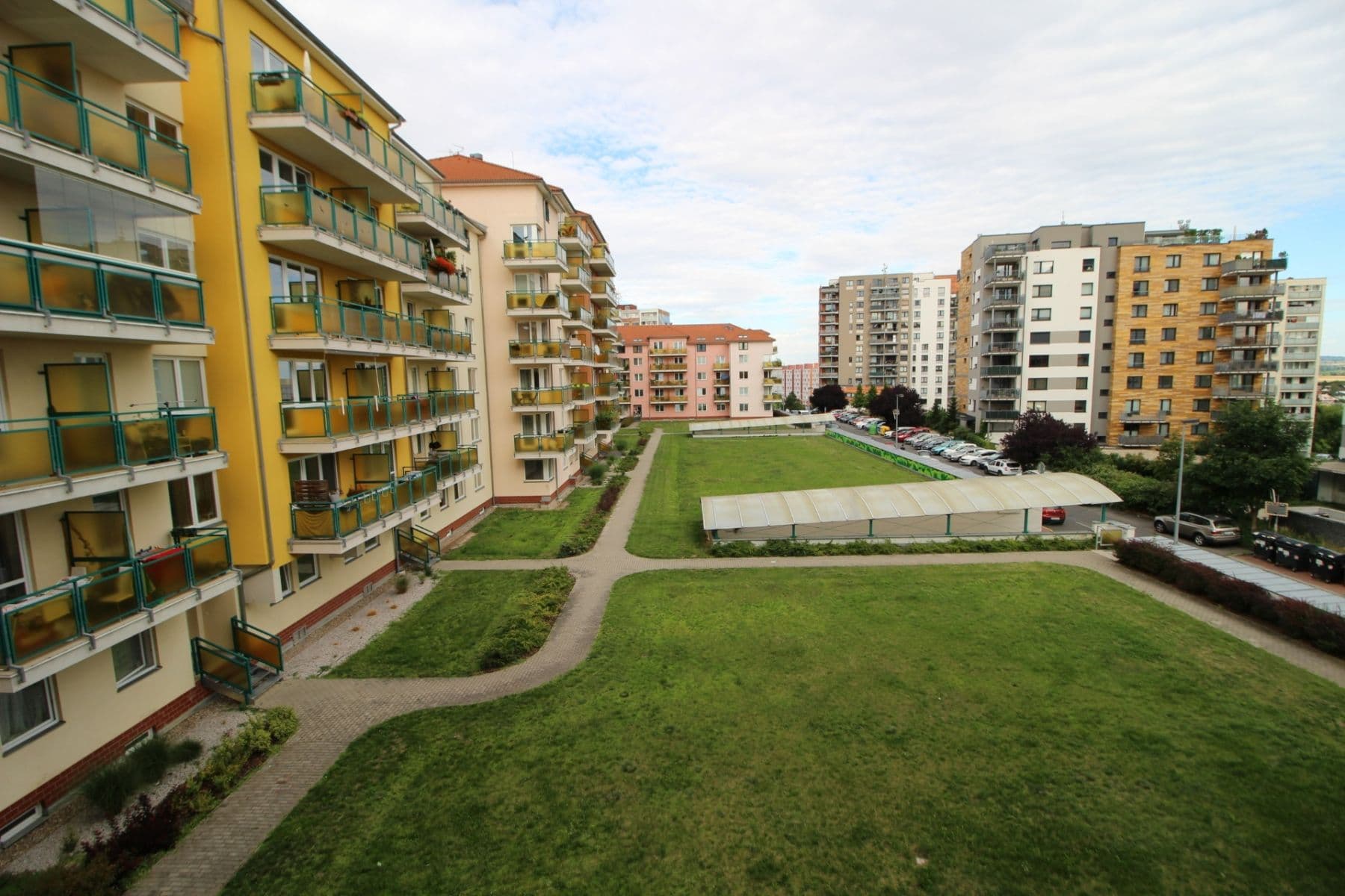 2 bedroom with open-plan kitchen flat to rent, 78 m², Padovská, Prague, Prague 2 bedroom with open-plan kitchen flat to rent, 78 m², Padovská, Prague, Prague
