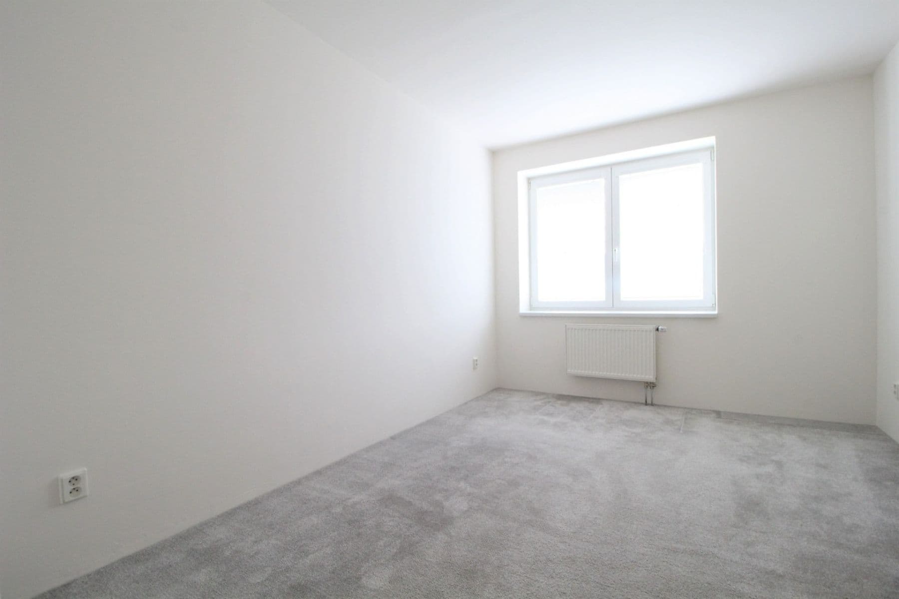 2 bedroom with open-plan kitchen flat to rent, 78 m², Padovská, Prague, Prague 2 bedroom with open-plan kitchen flat to rent, 78 m², Padovská, Prague, Prague