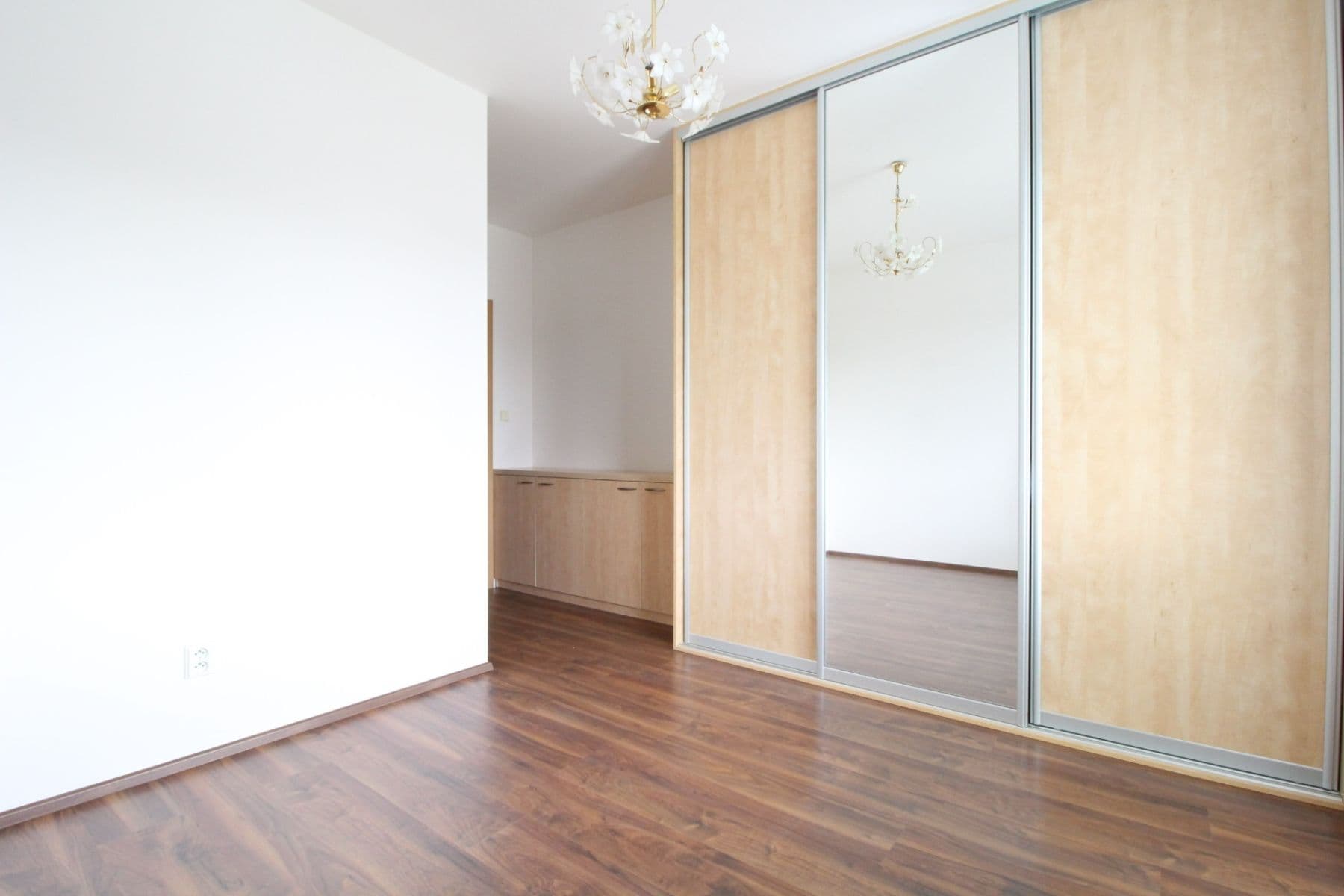 2 bedroom with open-plan kitchen flat to rent, 78 m², Padovská, Prague, Prague 2 bedroom with open-plan kitchen flat to rent, 78 m², Padovská, Prague, Prague