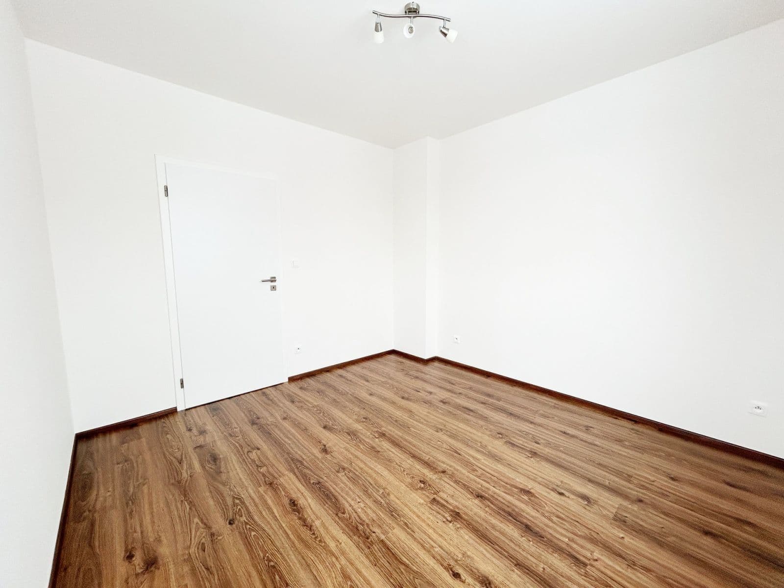 2 bedroom with open-plan kitchen flat to rent, 67 m², U Hostavického potoka, Prague, Prague 2 bedroom with open-plan kitchen flat to rent, 67 m², U Hostavického potoka, Prague, Prague