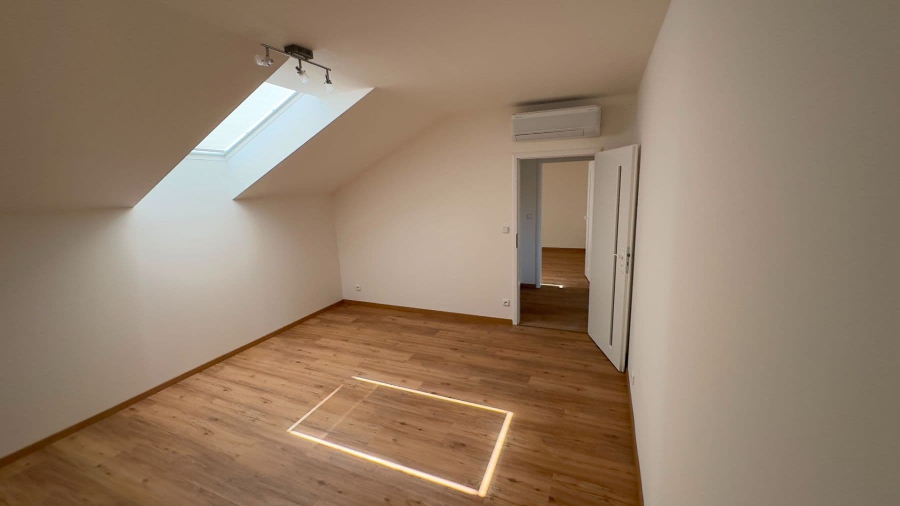 2 bedroom with open-plan kitchen flat for sale, 75 m², Keltská, Prague, Prague 2 bedroom with open-plan kitchen flat for sale, 75 m², Keltská, Prague, Prague