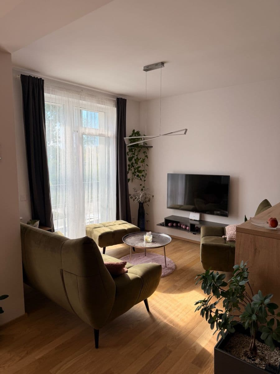 1 bedroom with open-plan kitchen flat to rent, 58 m², Křižíkova, Čelákovice, Středočeský Region 1 bedroom with open-plan kitchen flat to rent, 58 m², Křižíkova, Čelákovice, Středočeský Region