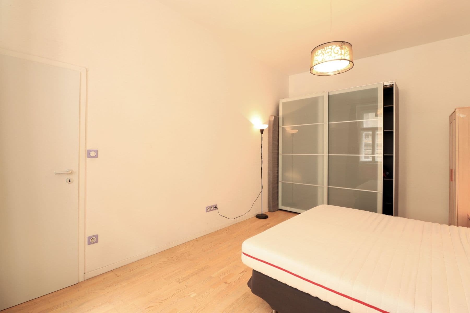 1 bedroom with open-plan kitchen flat to rent, 44 m², Bořivojova, Prague, Prague 1 bedroom with open-plan kitchen flat to rent, 44 m², Bořivojova, Prague, Prague