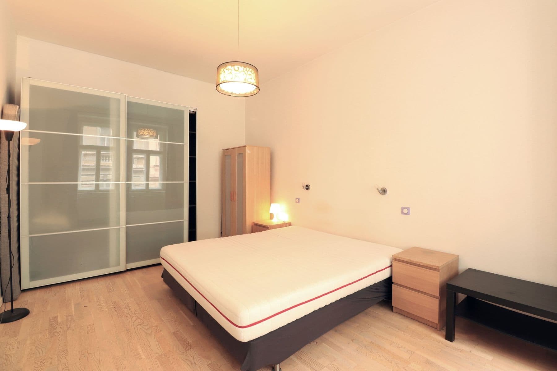 1 bedroom with open-plan kitchen flat to rent, 44 m², Bořivojova, Prague, Prague 1 bedroom with open-plan kitchen flat to rent, 44 m², Bořivojova, Prague, Prague