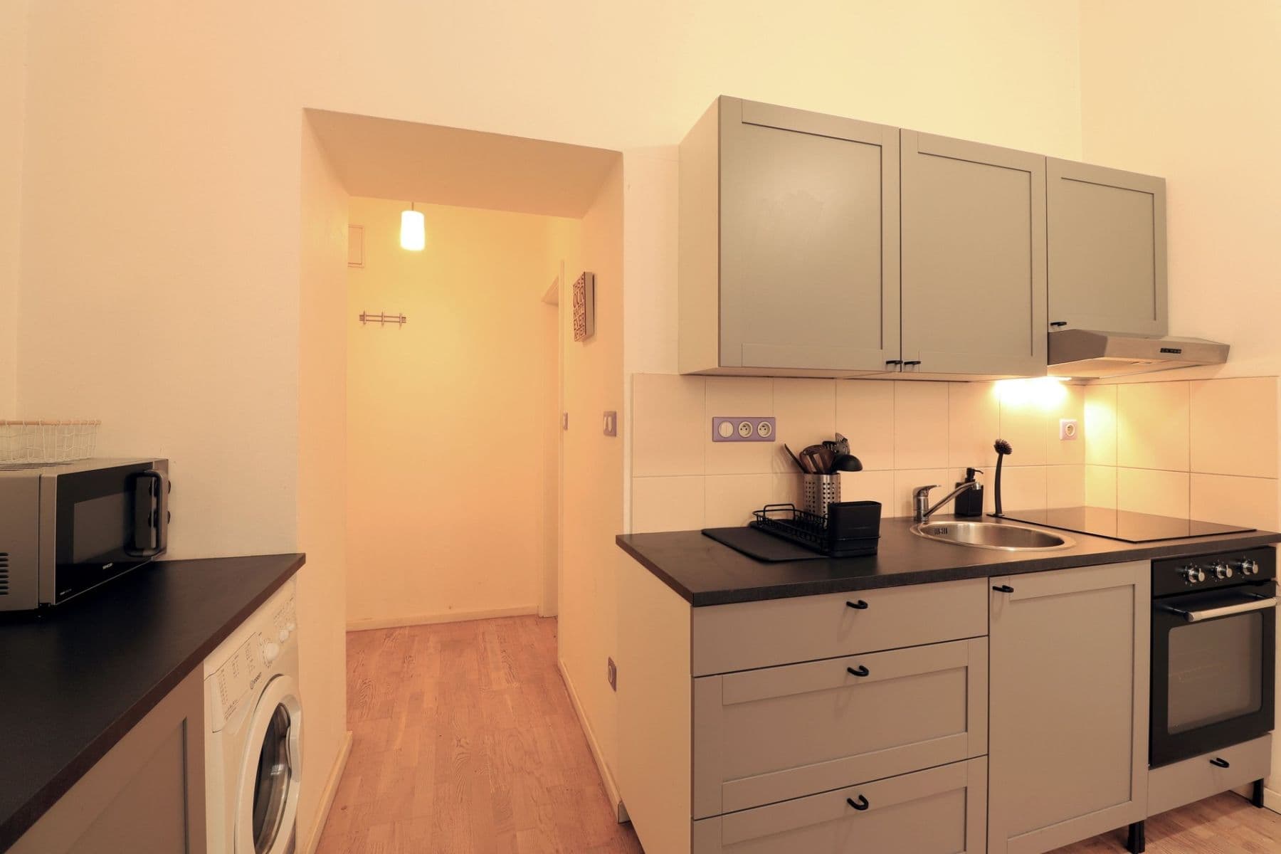 1 bedroom with open-plan kitchen flat to rent, 44 m², Bořivojova, Prague, Prague 1 bedroom with open-plan kitchen flat to rent, 44 m², Bořivojova, Prague, Prague