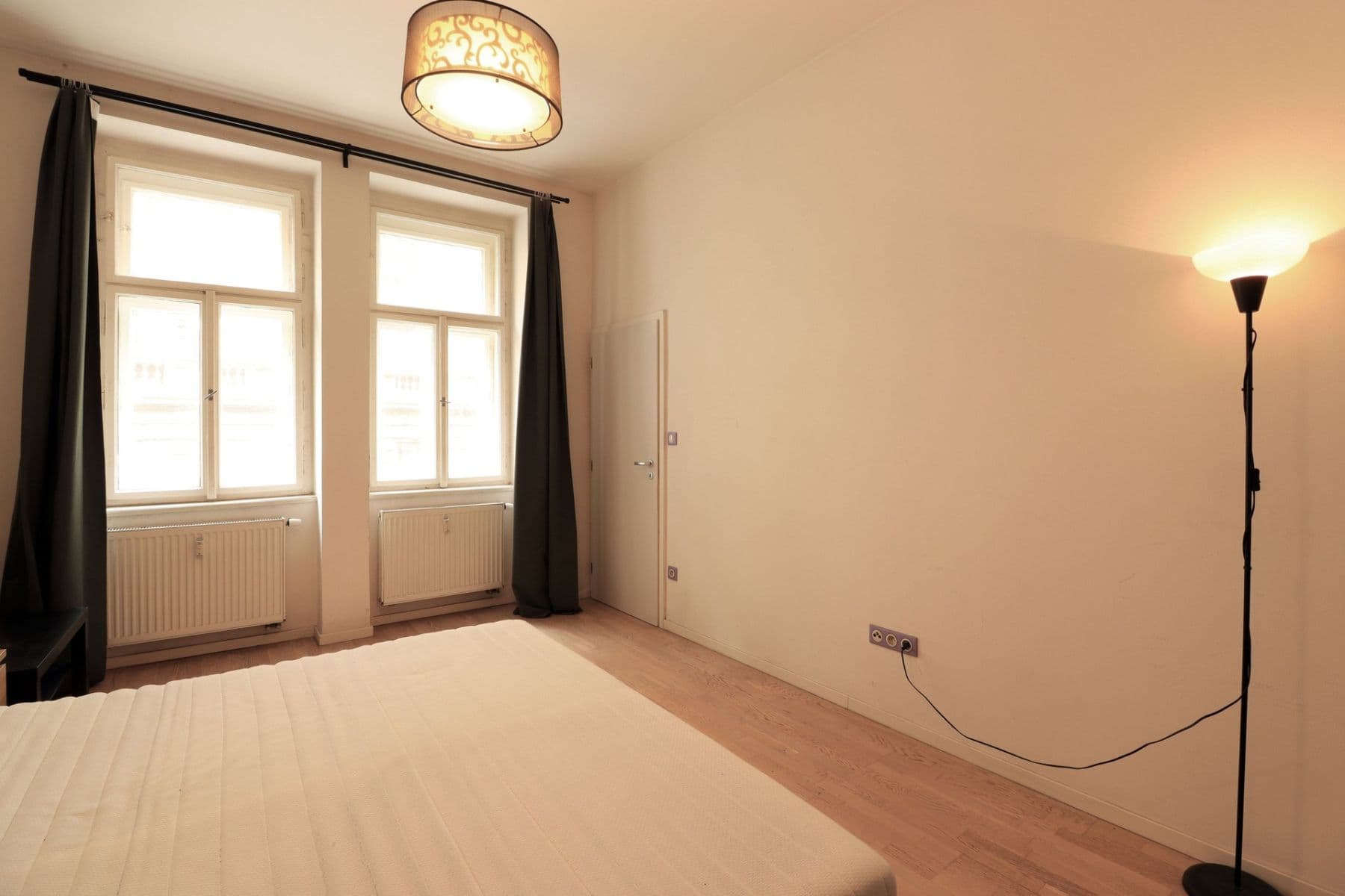 1 bedroom with open-plan kitchen flat to rent, 44 m², Bořivojova, Prague, Prague 1 bedroom with open-plan kitchen flat to rent, 44 m², Bořivojova, Prague, Prague