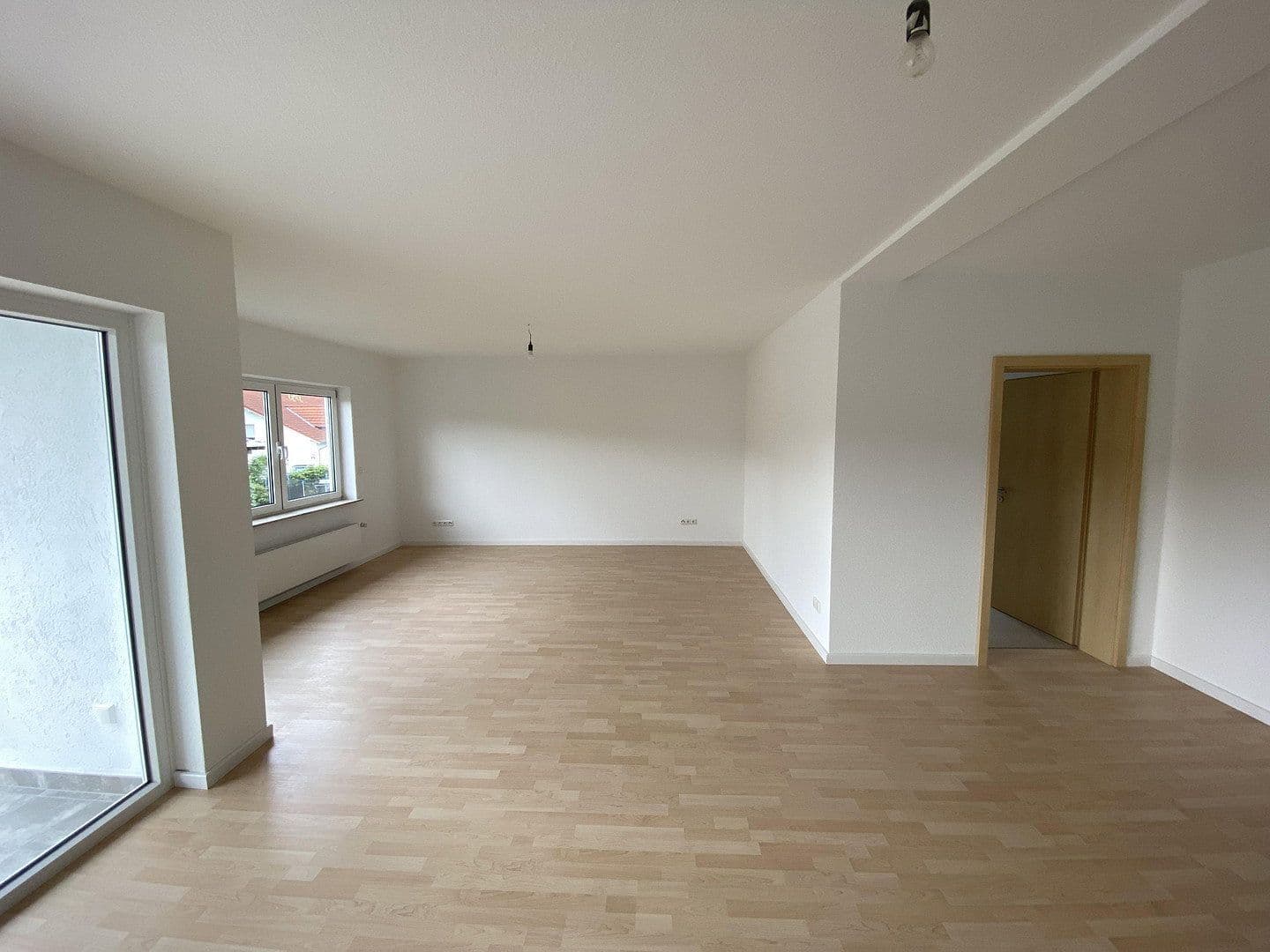 3 bedroom with open-plan kitchen flat to rent, 149 m², Rödermark, Hesse 3 bedroom with open-plan kitchen flat to rent, 149 m², Rödermark, Hesse