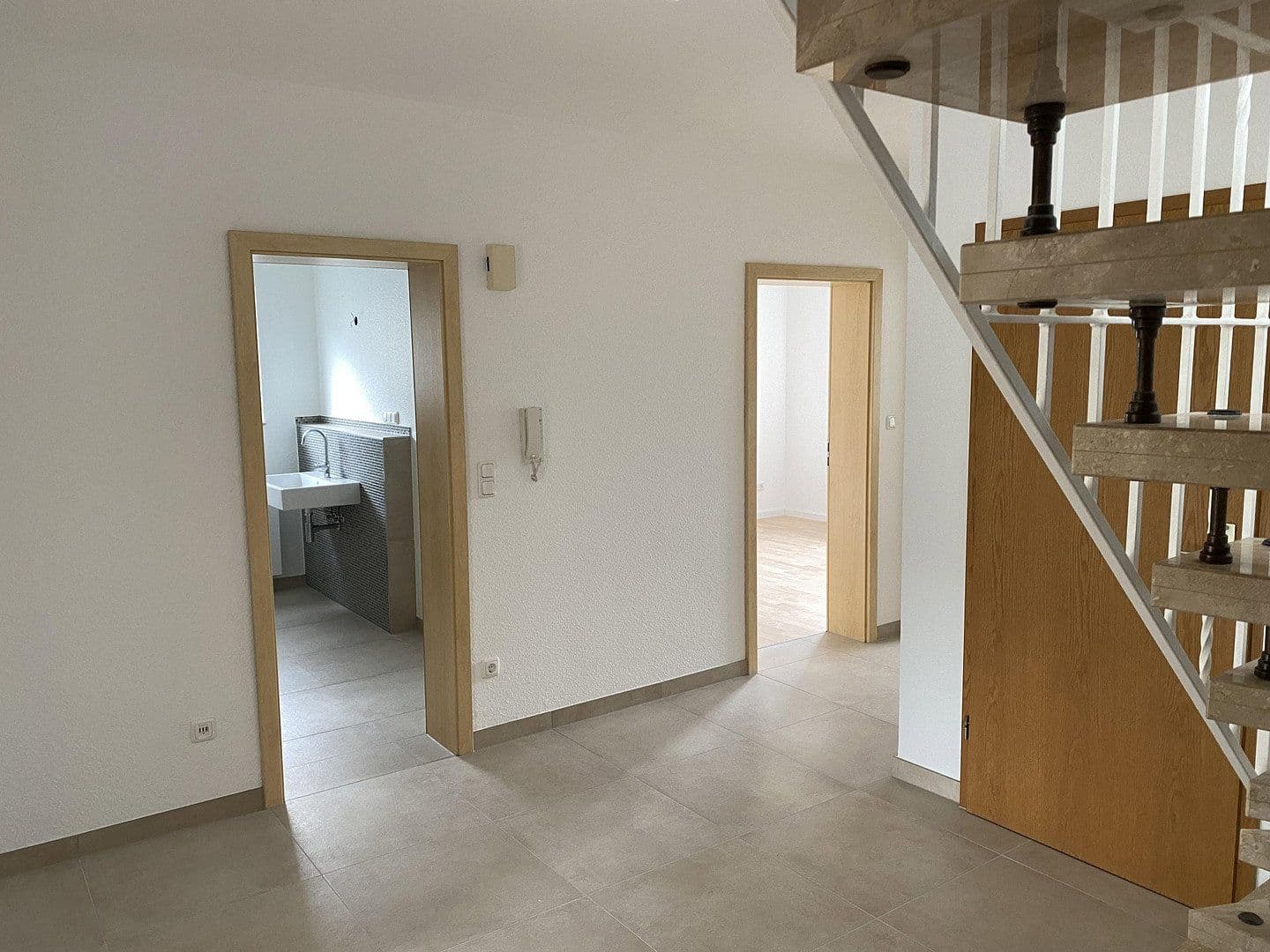 3 bedroom with open-plan kitchen flat to rent, 149 m², Rödermark, Hesse 3 bedroom with open-plan kitchen flat to rent, 149 m², Rödermark, Hesse