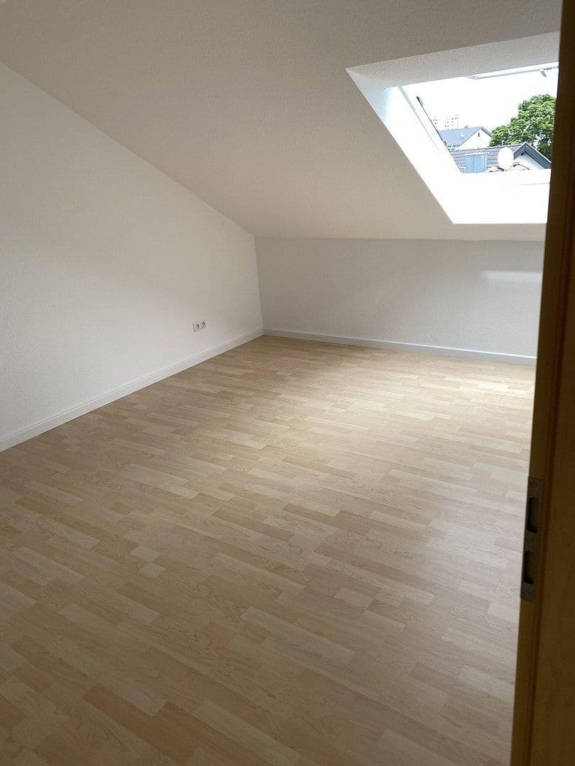 3 bedroom with open-plan kitchen flat to rent, 149 m², Rödermark, Hesse 3 bedroom with open-plan kitchen flat to rent, 149 m², Rödermark, Hesse