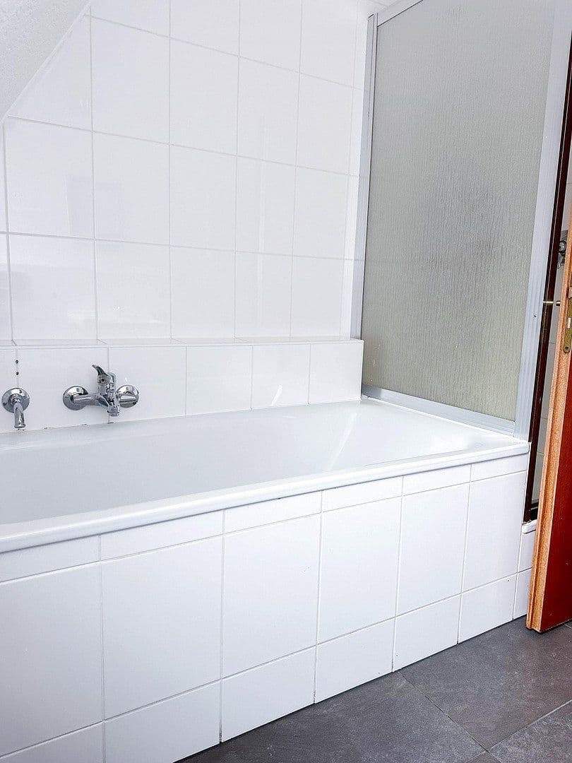 2 bedroom with open-plan kitchen flat to rent, 114 m², Freiheitstr. 18, Hagen Hohenlimburg, North Rhine-Westphalia 2 bedroom with open-plan kitchen flat to rent, 114 m², Freiheitstr. 18, Hagen Hohenlimburg, North Rhine-Westphalia