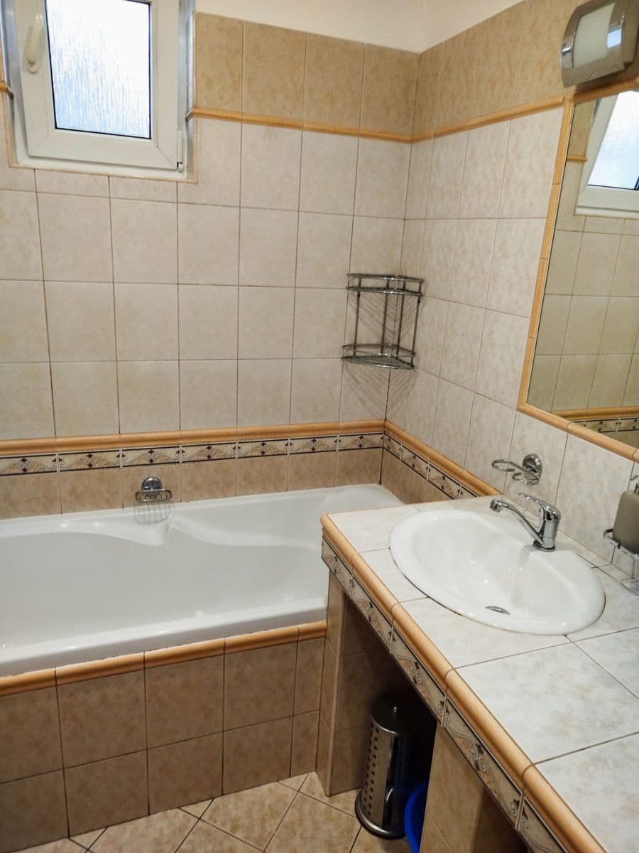 2 bedroom with open-plan kitchen flat to rent, 65 m², Za Mosty, Prague, Prague 2 bedroom with open-plan kitchen flat to rent, 65 m², Za Mosty, Prague, Prague