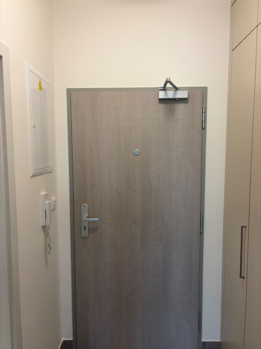 Studio flat to rent, 33 m², Gerstelova, Prague, Prague Studio flat to rent, 33 m², Gerstelova, Prague, Prague