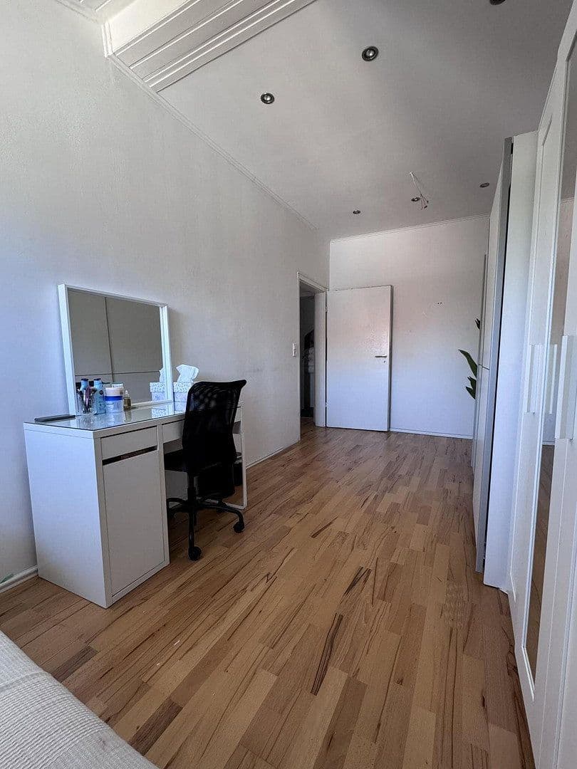 2 bedroom with open-plan kitchen flat for sale, 83 m², Gladbeck, North Rhine-Westphalia 2 bedroom with open-plan kitchen flat for sale, 83 m², Gladbeck, North Rhine-Westphalia