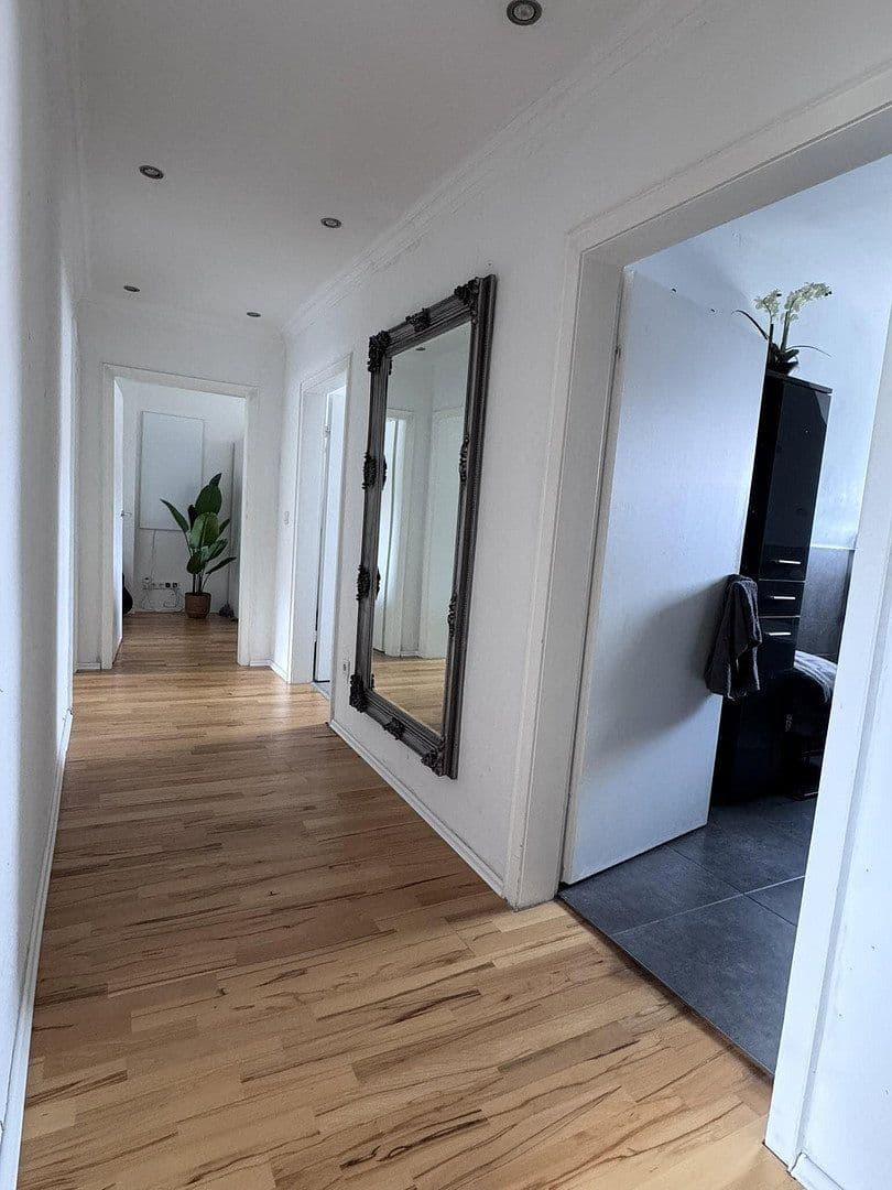 2 bedroom with open-plan kitchen flat for sale, 83 m², Gladbeck, North Rhine-Westphalia 2 bedroom with open-plan kitchen flat for sale, 83 m², Gladbeck, North Rhine-Westphalia