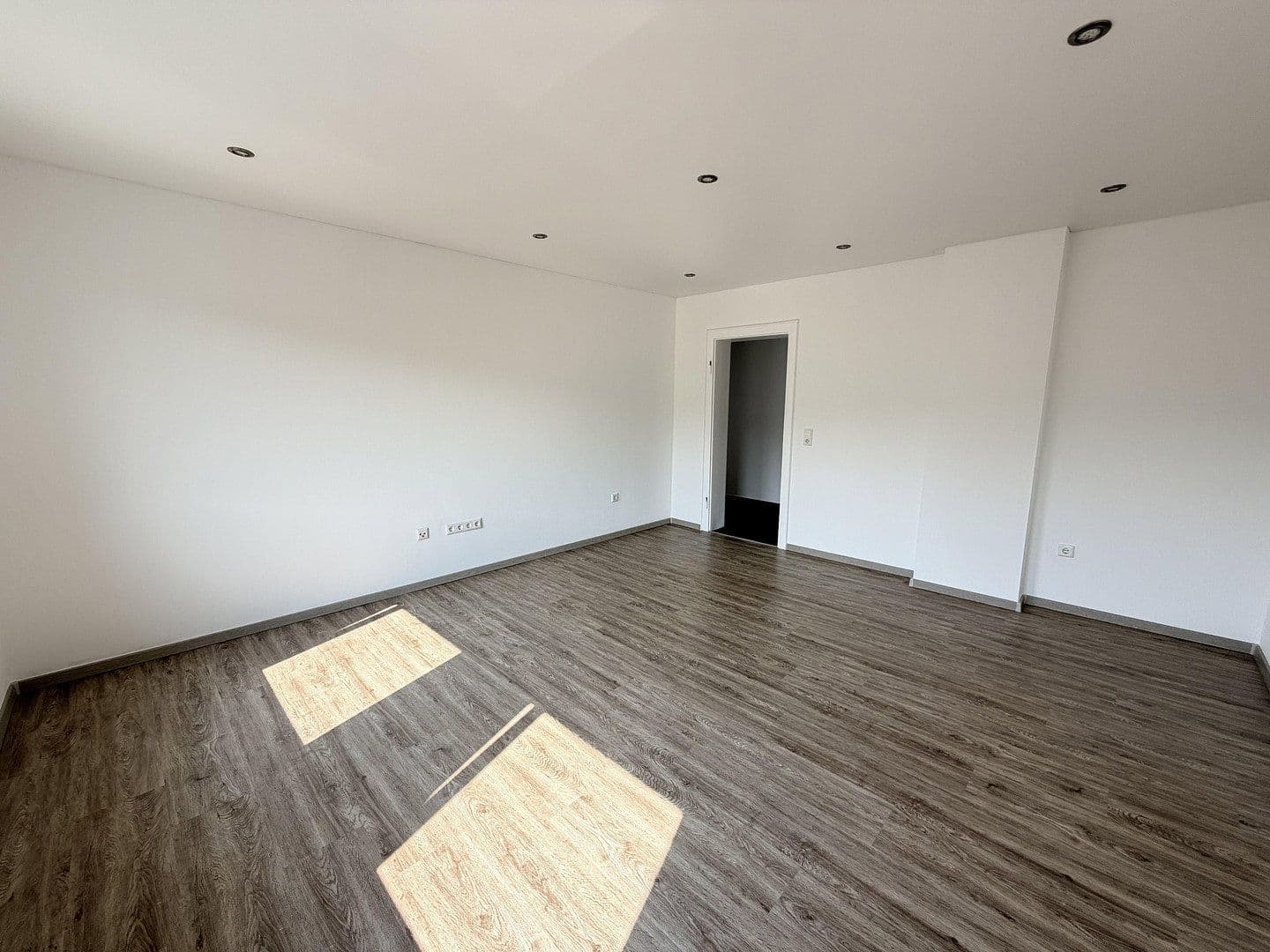 3 bedroom flat to rent, 65 m², Oldenburger Str. 24, Düsseldorf, North Rhine-Westphalia 3 bedroom flat to rent, 65 m², Oldenburger Str. 24, Düsseldorf, North Rhine-Westphalia
