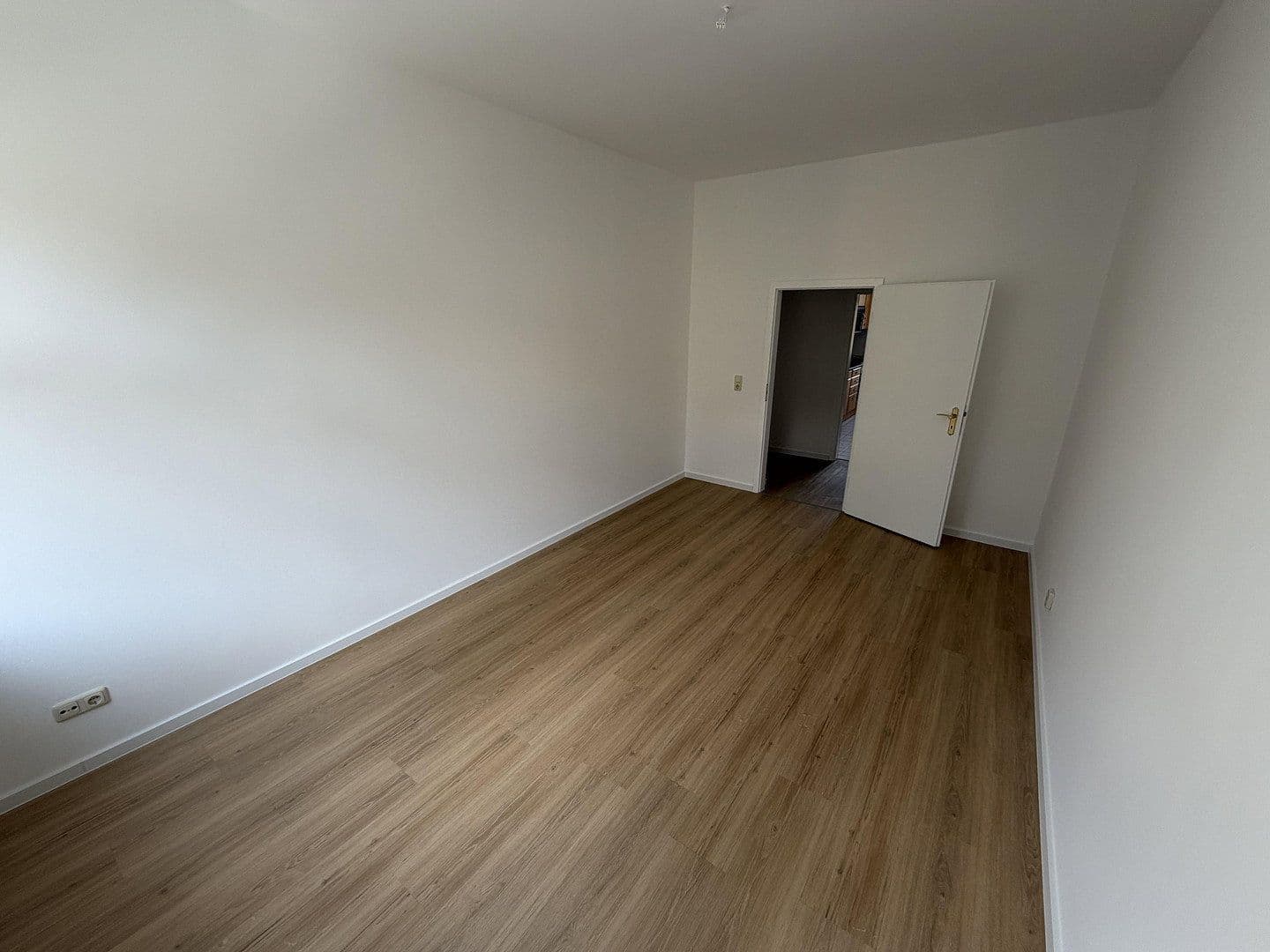1 bedroom with open-plan kitchen flat to rent, 82 m², Milchinselstraße 2, Erfurt, Thuringia 1 bedroom with open-plan kitchen flat to rent, 82 m², Milchinselstraße 2, Erfurt, Thuringia
