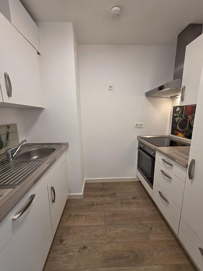 Studio flat for sale, 38 m², Kreuzhofstraße 6, München, Bavaria Studio flat for sale, 38 m², Kreuzhofstraße 6, München, Bavaria
