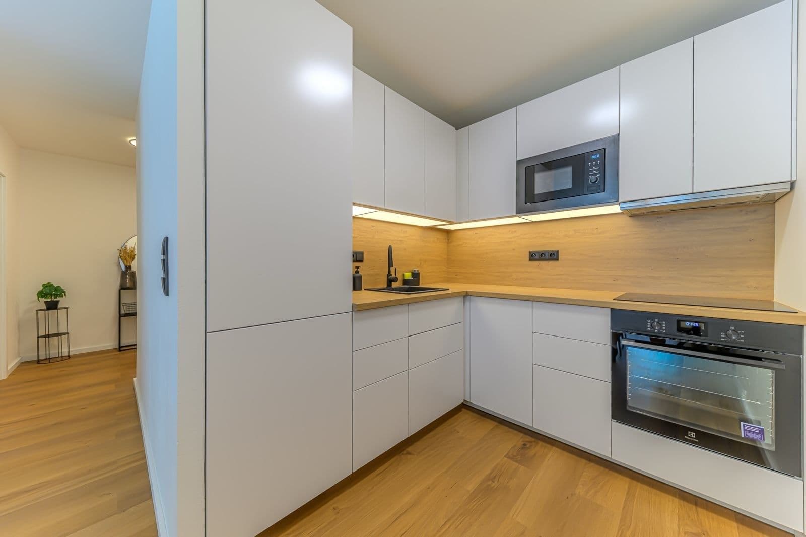 1 bedroom with open-plan kitchen flat for sale, 43 m², Borovanského, Prague, Prague 1 bedroom with open-plan kitchen flat for sale, 43 m², Borovanského, Prague, Prague