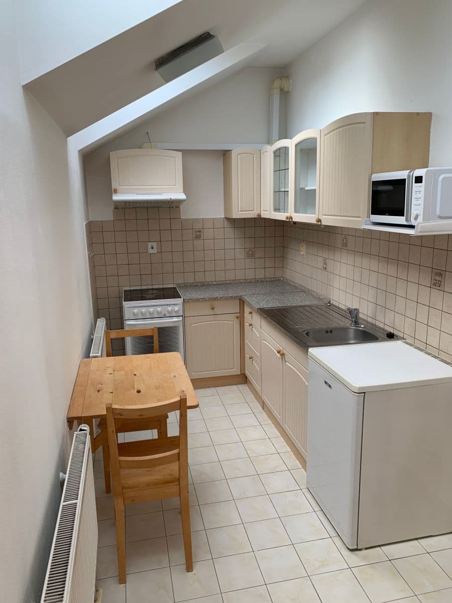 Studio flat to rent, 37 m², Padovská, Prague, Prague Studio flat to rent, 37 m², Padovská, Prague, Prague