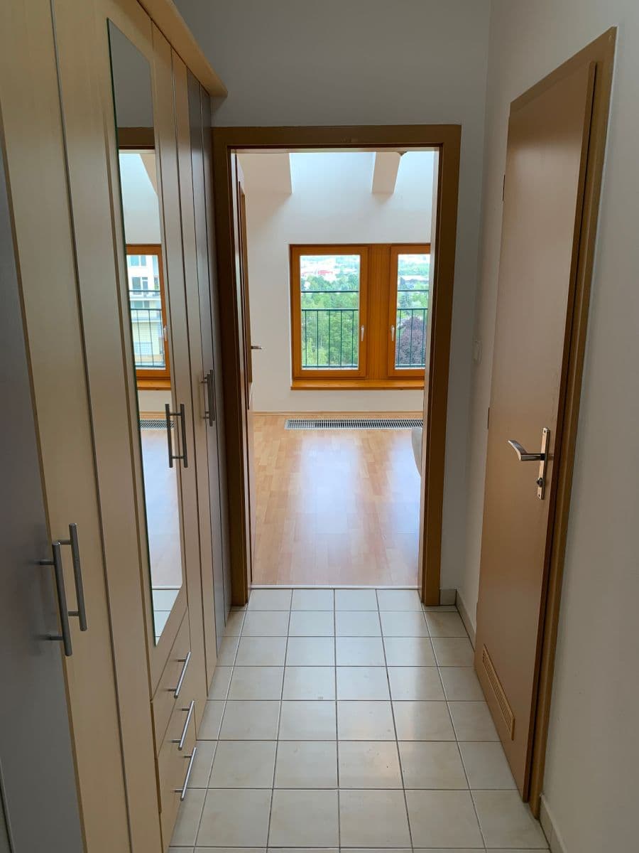 Studio flat to rent, 37 m², Padovská, Prague, Prague Studio flat to rent, 37 m², Padovská, Prague, Prague