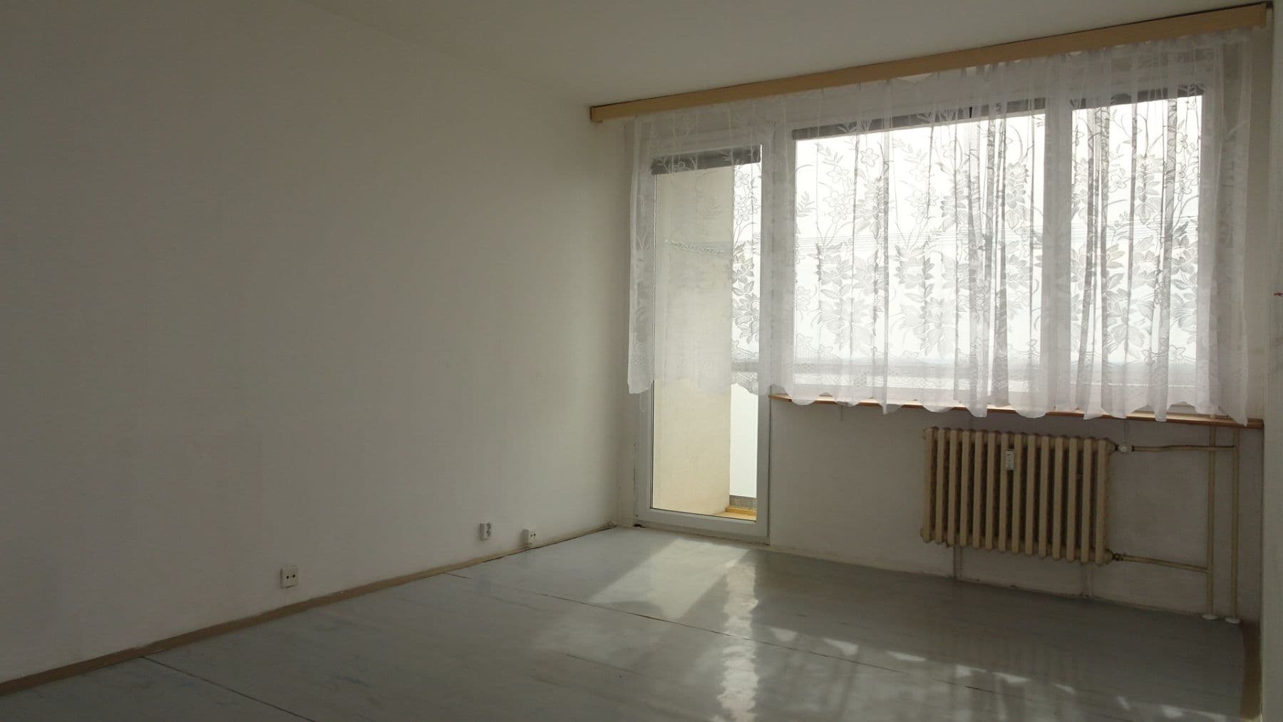 1 bedroom with open-plan kitchen flat to rent, 42 m², Generála Svobody, Jirkov, Ústecký Region 1 bedroom with open-plan kitchen flat to rent, 42 m², Generála Svobody, Jirkov, Ústecký Region
