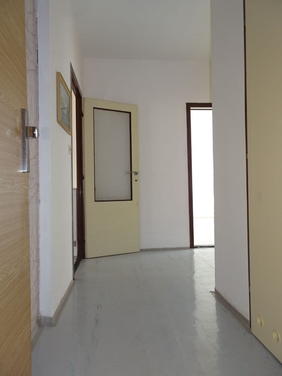 1 bedroom with open-plan kitchen flat to rent, 42 m², Generála Svobody, Jirkov, Ústecký Region 1 bedroom with open-plan kitchen flat to rent, 42 m², Generála Svobody, Jirkov, Ústecký Region