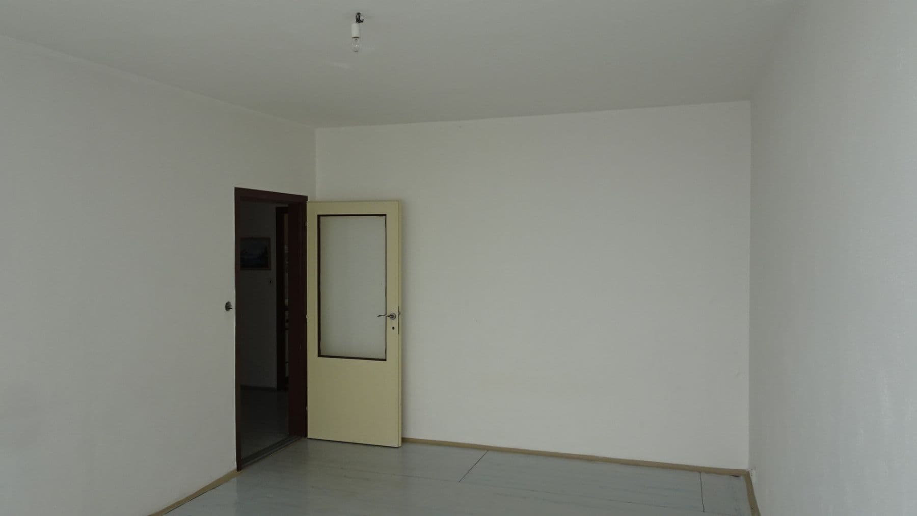 1 bedroom with open-plan kitchen flat to rent, 42 m², Generála Svobody, Jirkov, Ústecký Region 1 bedroom with open-plan kitchen flat to rent, 42 m², Generála Svobody, Jirkov, Ústecký Region