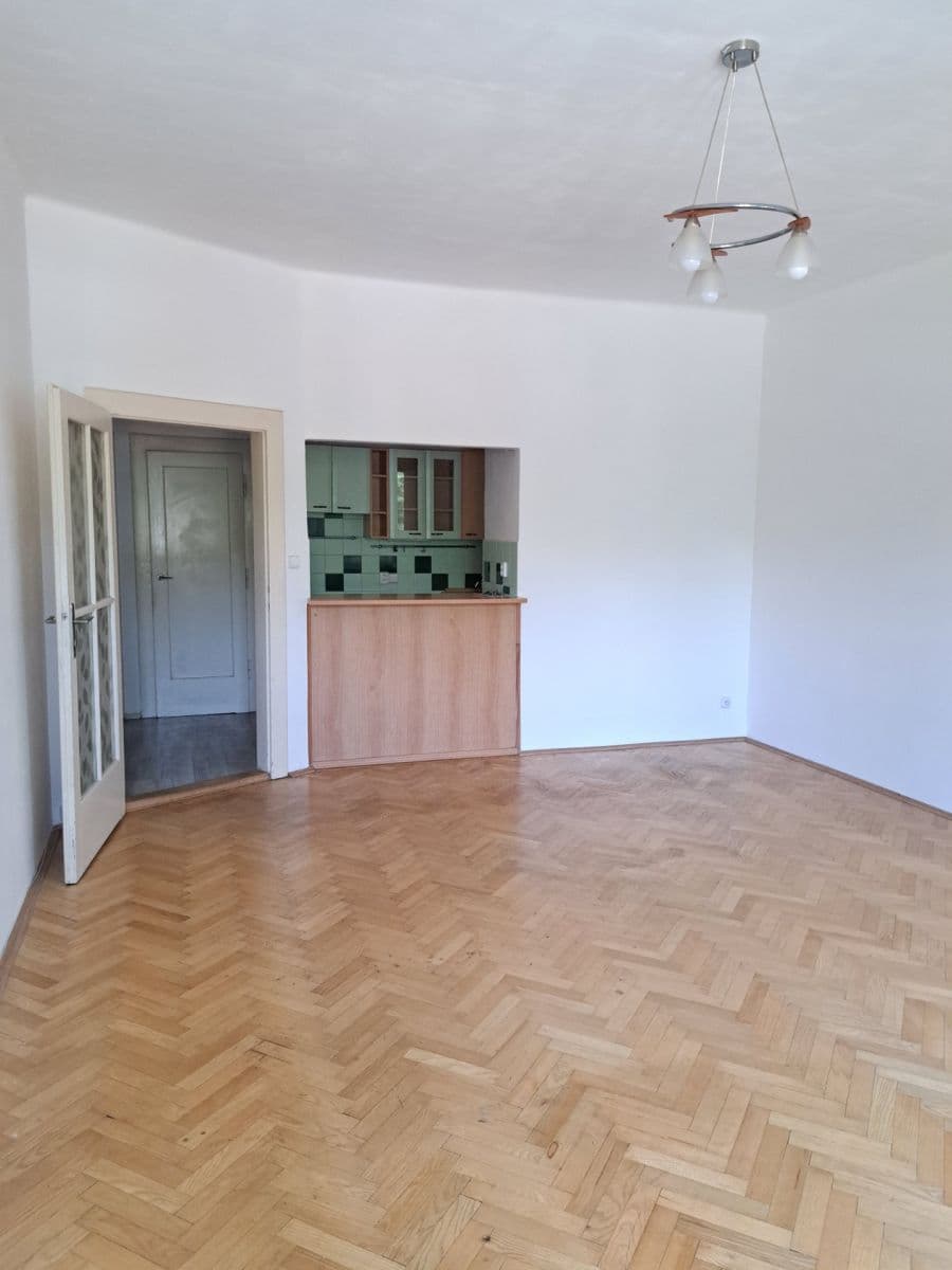2 bedroom with open-plan kitchen flat to rent, 86 m², Vinohradská, Prague, Prague 2 bedroom with open-plan kitchen flat to rent, 86 m², Vinohradská, Prague, Prague