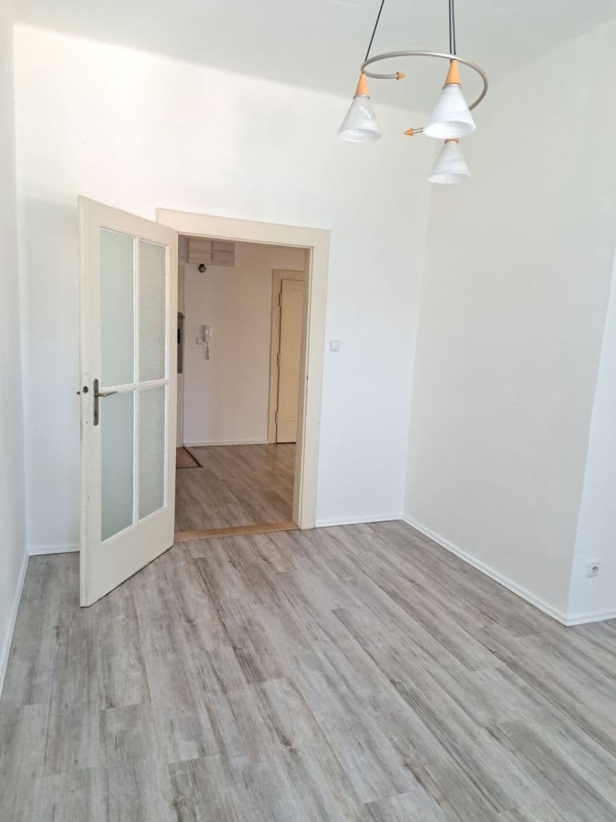 2 bedroom with open-plan kitchen flat to rent, 86 m², Vinohradská, Prague, Prague 2 bedroom with open-plan kitchen flat to rent, 86 m², Vinohradská, Prague, Prague