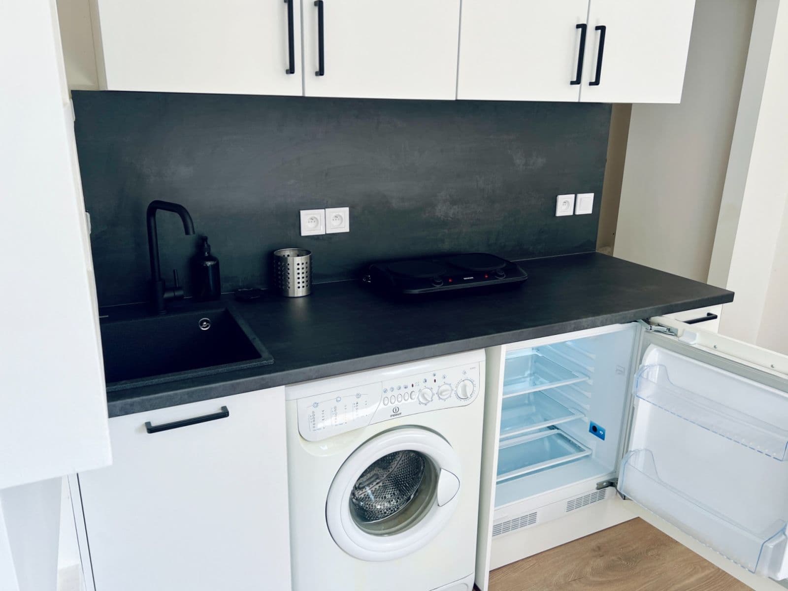 Studio flat to rent, 20 m², Na Okruhu, Prague, Prague Studio flat to rent, 20 m², Na Okruhu, Prague, Prague
