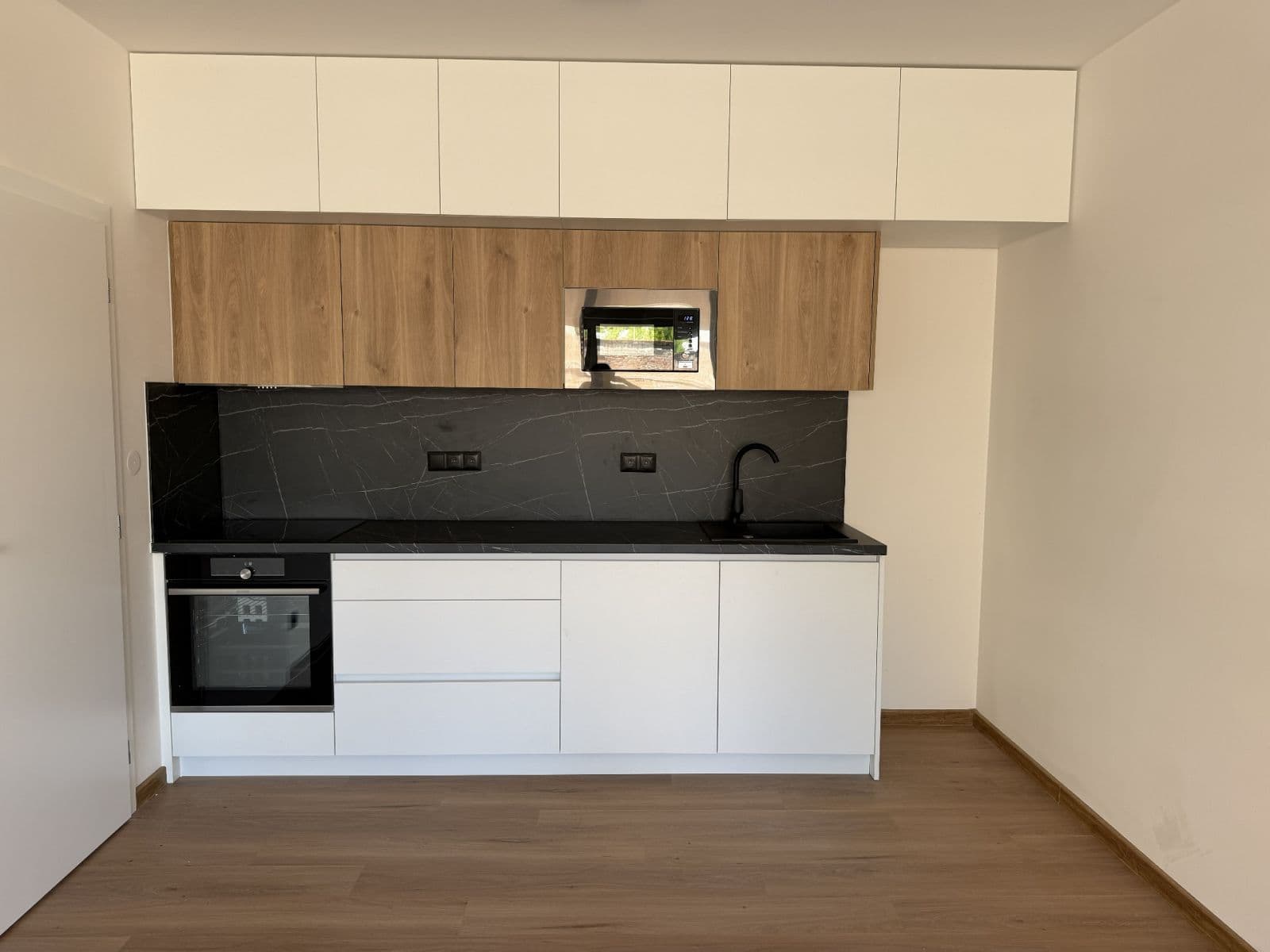 1 bedroom with open-plan kitchen flat to rent, 58 m², Bratislavská, Brno, Jihomoravský Region 1 bedroom with open-plan kitchen flat to rent, 58 m², Bratislavská, Brno, Jihomoravský Region